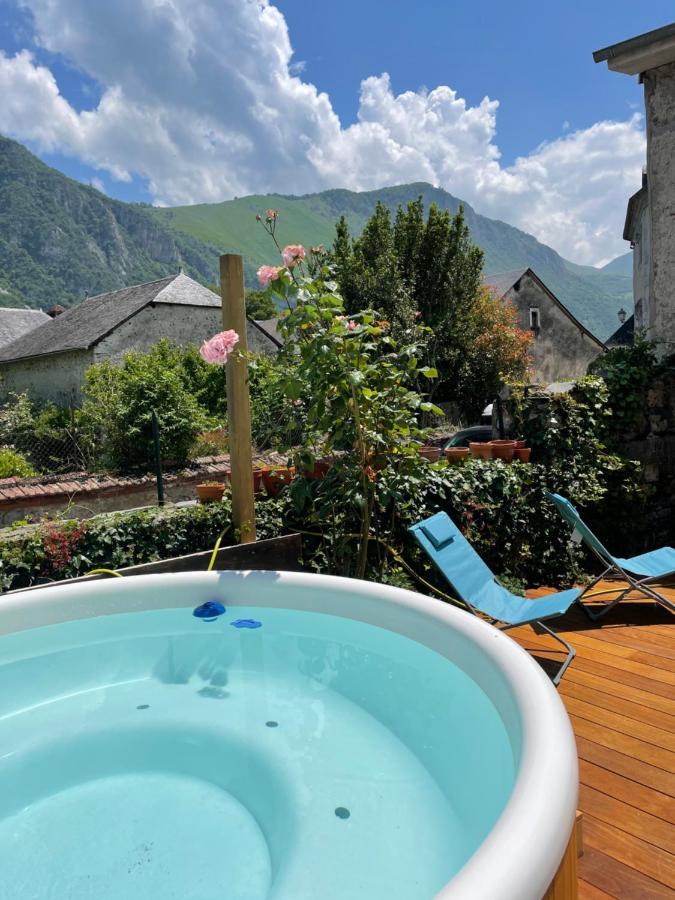 Le Monrepos Avec Jacuzzi Nordique Bielle Exterior foto