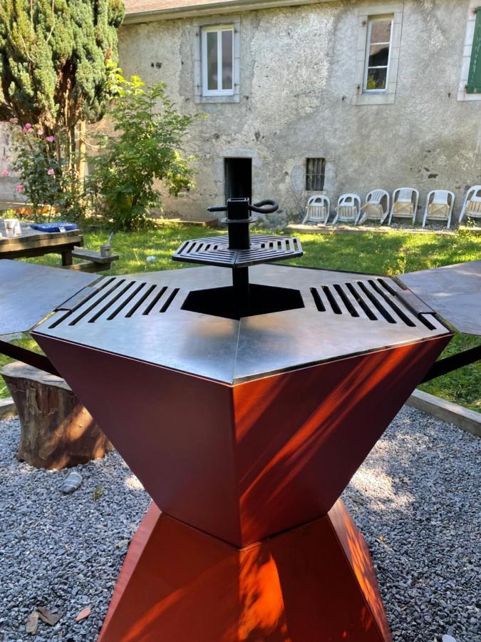 Le Monrepos Avec Jacuzzi Nordique Bielle Exterior foto